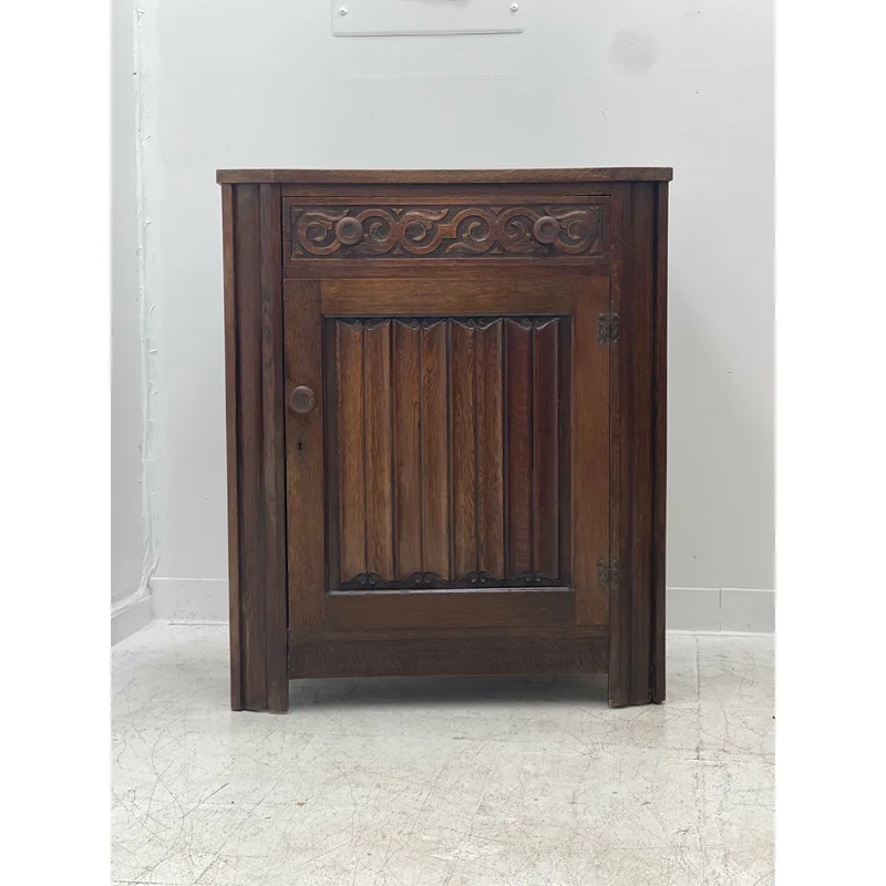 Vintage Welsh Style Carved Cabinet with Bookshelf Storage UK Import